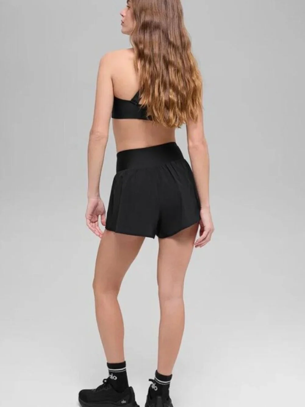 ALO YOGA Women's V-Cute Running Short Size XXS in Black